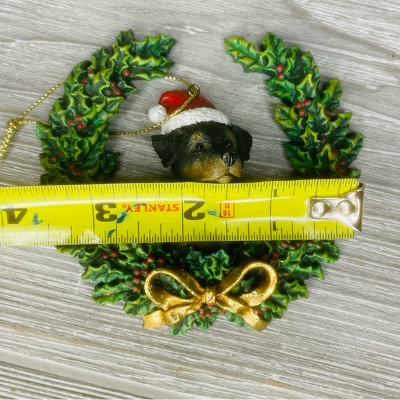Rottweiler 2 dog with wreath Christmas tree ornament pair 3D resin ornaments - Picture 7 of 8